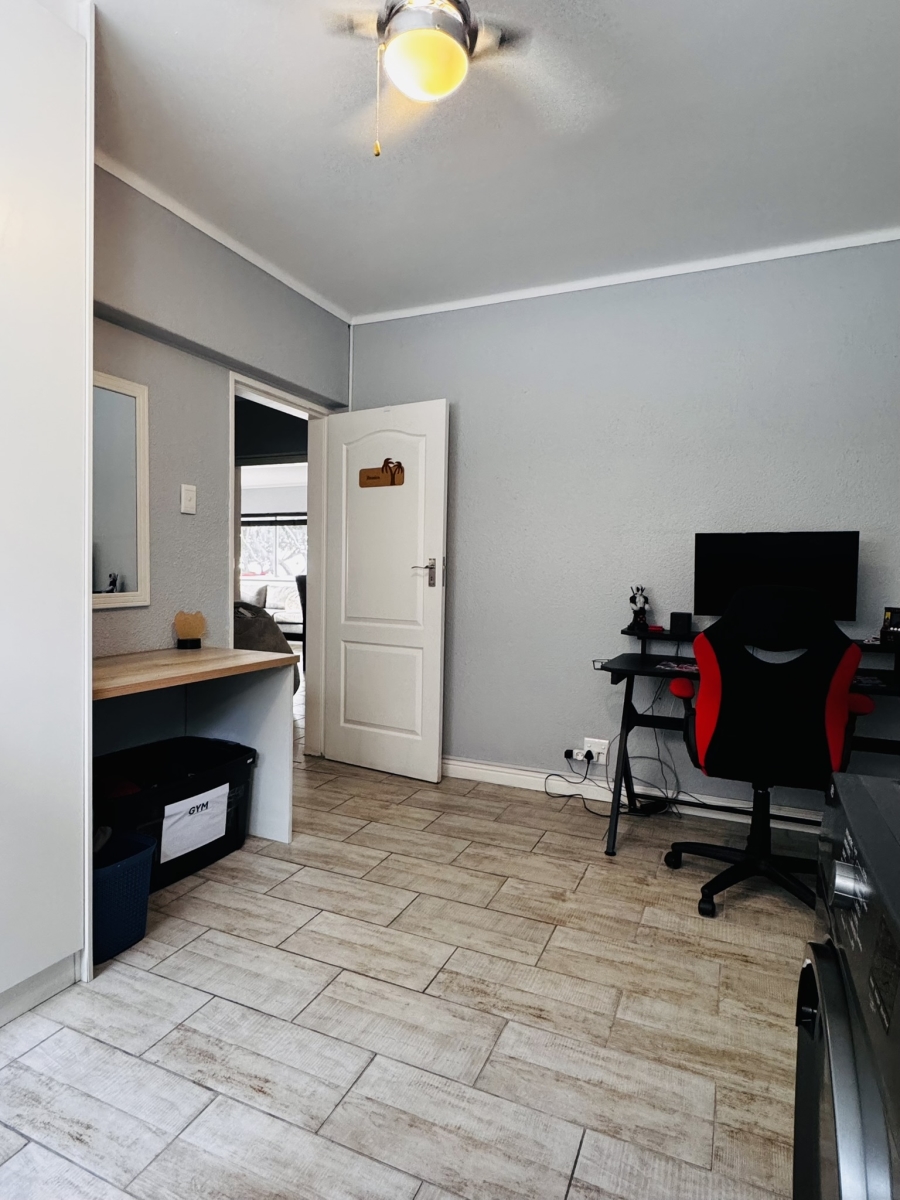 3 Bedroom Property for Sale in Sea Point Western Cape